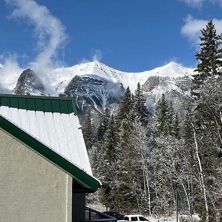 Banff Wood Lodge Canmore Buitenkant foto