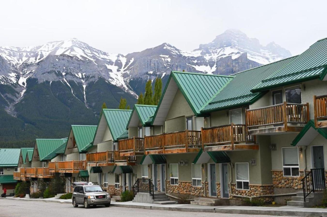 Banff Wood Lodge Canmore Buitenkant foto