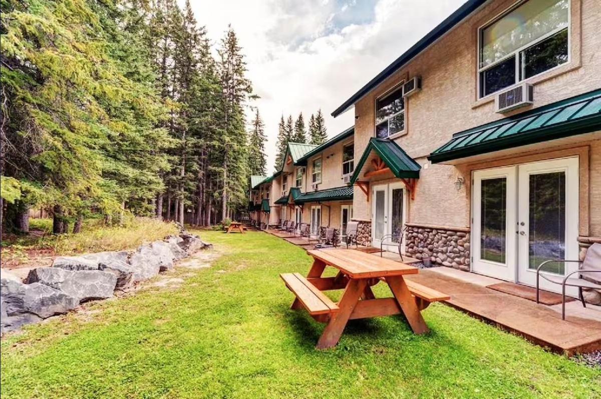 Banff Wood Lodge Canmore Buitenkant foto